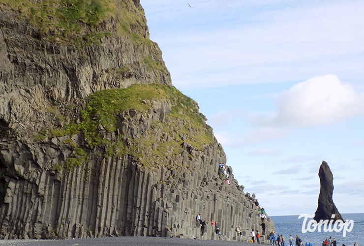 black sand beach,vik,islande,grotte