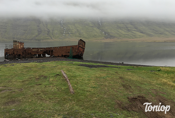 bateau échoué, épave bateau,islande, Mjóifjörður, Fjord de l'est